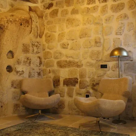 Sun Point Cave House Отель