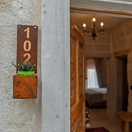 Sun Point Cave House Hotel