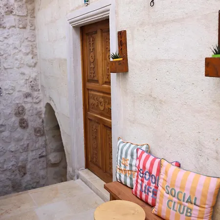 Hotel Sun Point Cave House